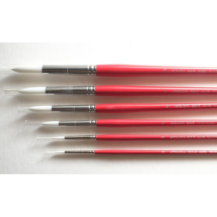 Artemedia Red 950R Round White Taklon Brush