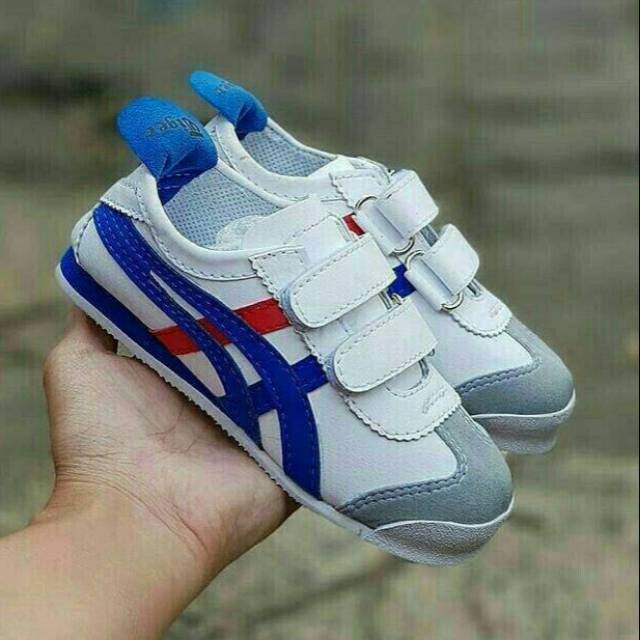 SEPATU ASIC