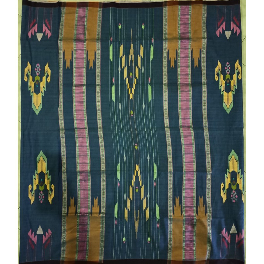 Sarung Tenun Mesres Istimewah