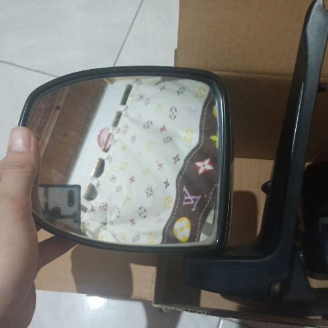 Spion mobil sigra kanan dan kiri, original bawaan mobil