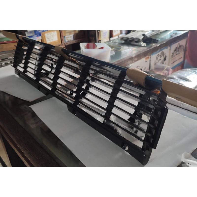 Grill Depan Mitsubishi Lancer EX A174 / 175 Th. 82-84