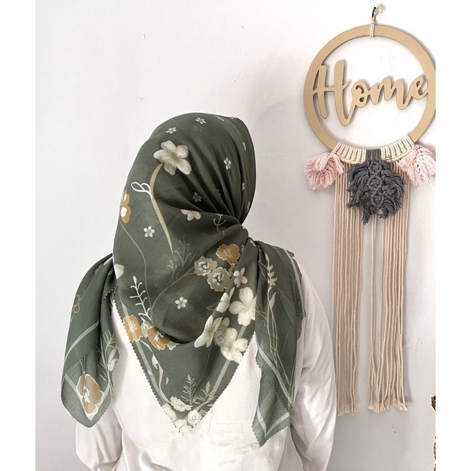 HIJAB SEGIEMPAT VOAL MOTIF BUNGA HIJAU KEYZ HIJAB KH0028