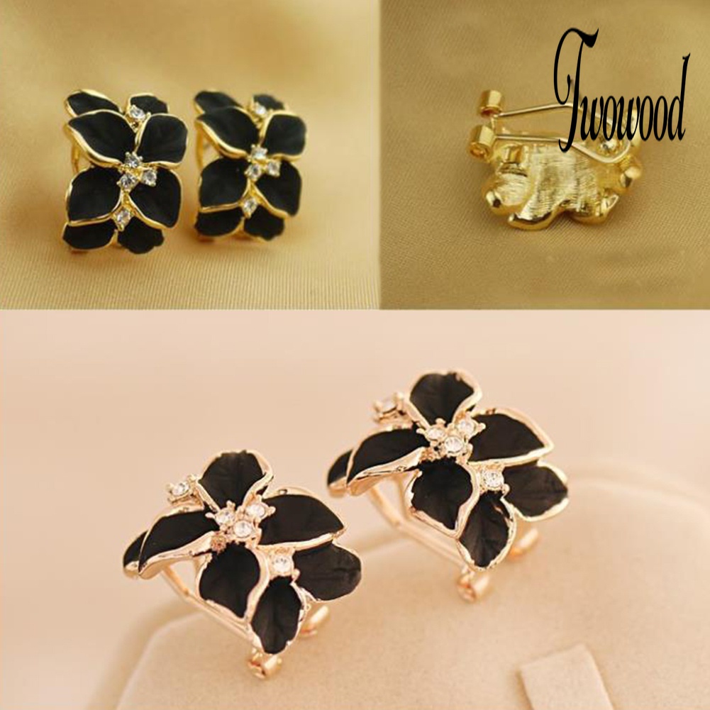 Anting Stud Desain Bunga Gardenia Aksen Berlian Imitasi Untuk Wanita