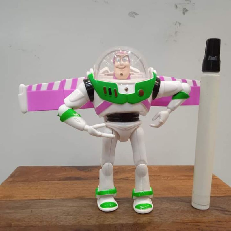 Mainan figure looseToy story buzz lightyearTinggi sekitar 6 inchArtikulasiBahan pvcLoose pack