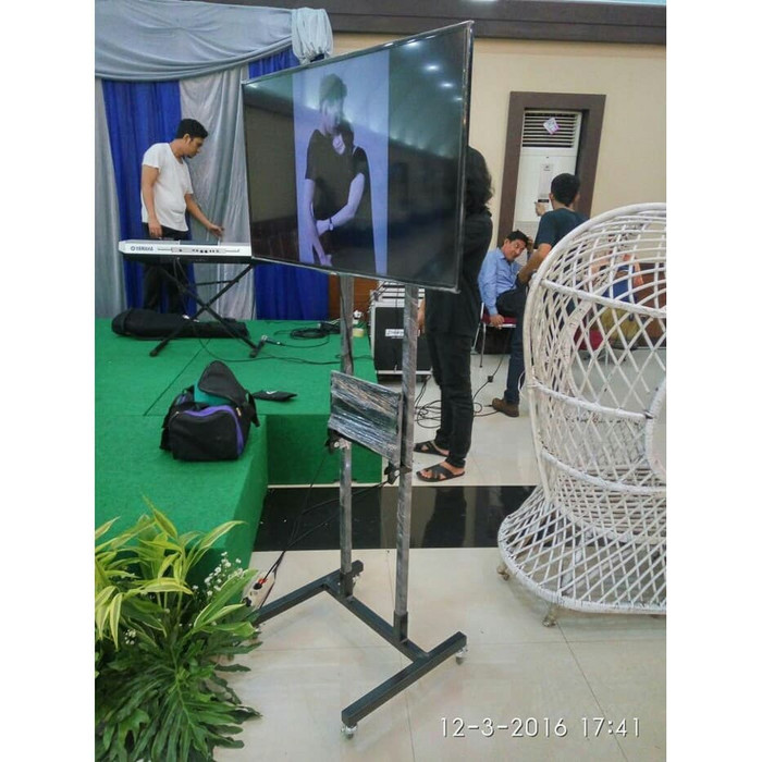 Bracket / Braket Stand Portable Roda TV LED 32" - 55"