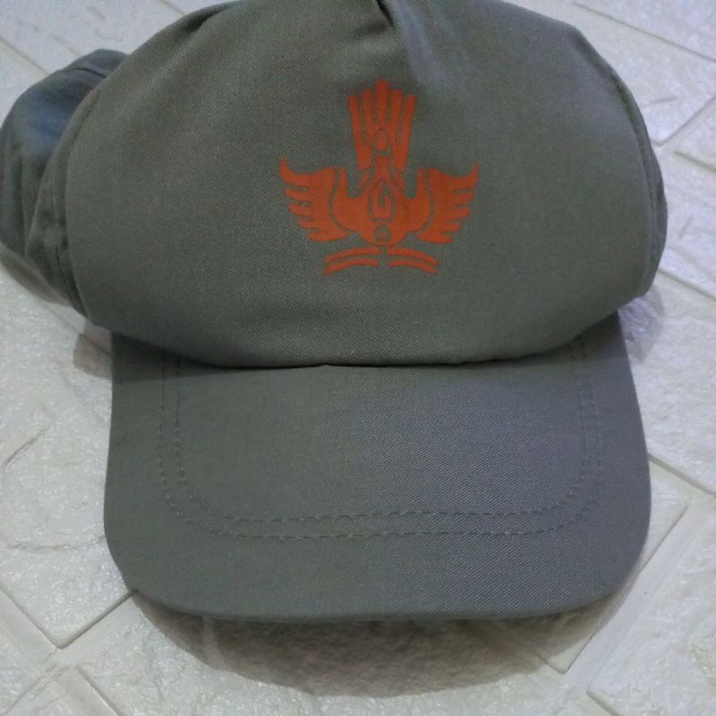 (Preloved) Topi Sma
