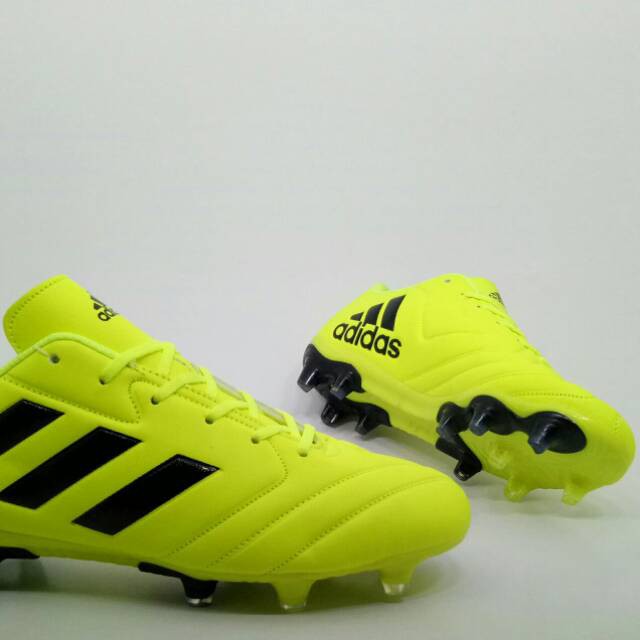 sepatu bola adidas komponen ori