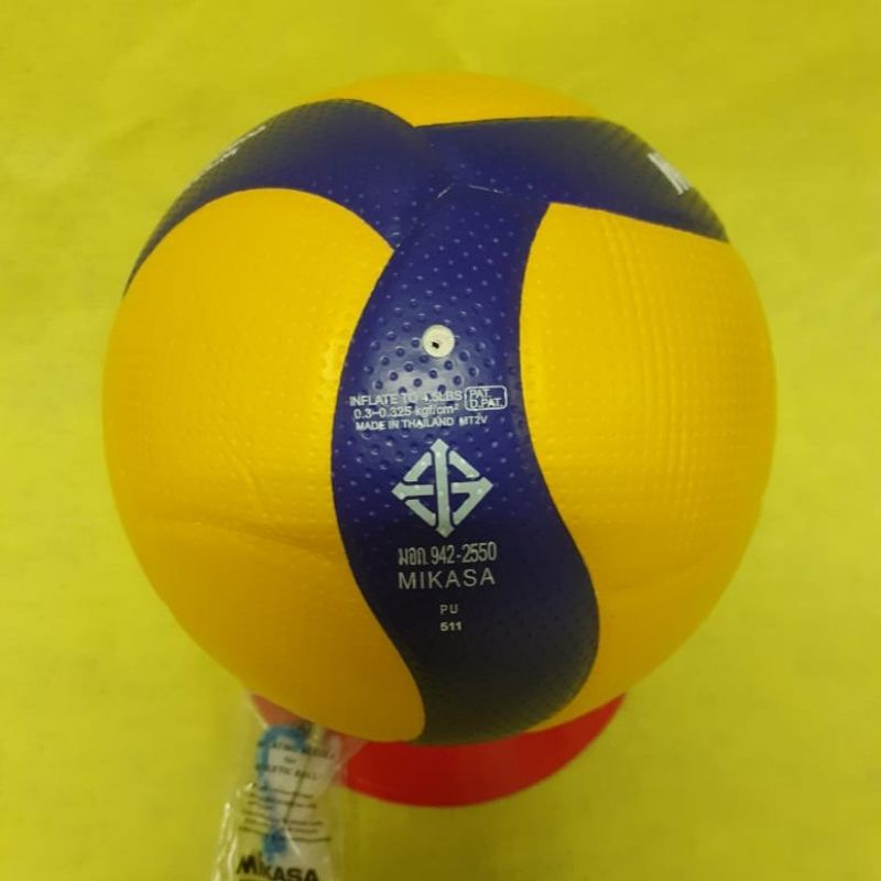 BOLA VOLLY  MIKASA V300W .DIJAMIN ORIGINAL