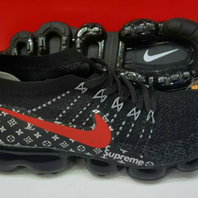 nike vapormax supreme louis vuitton