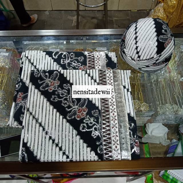 Blangkon Set Jarik Prodo Manten (Motif Sama)