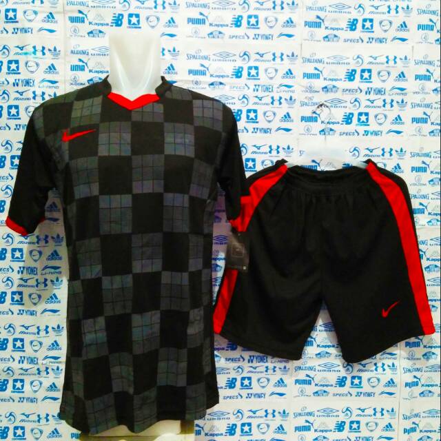 Baju Kaos Futsal Jersey Bola Setelan Futsal Nike RC
Hitam Merah