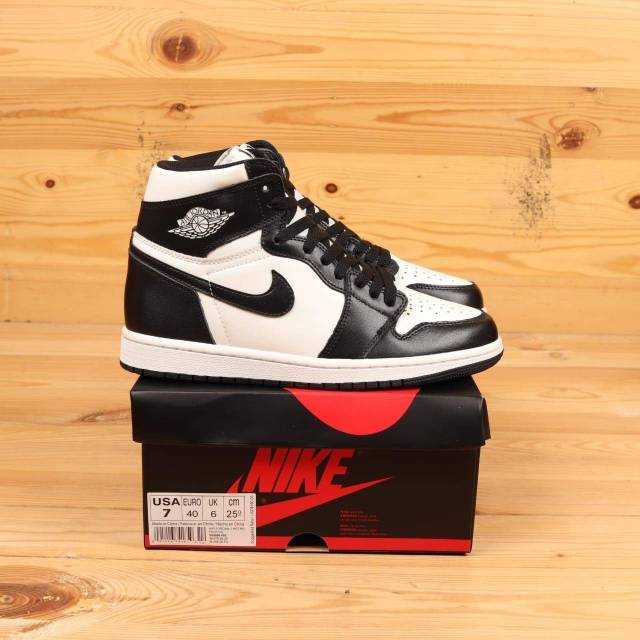 Nike aird jordan 1 high og black white