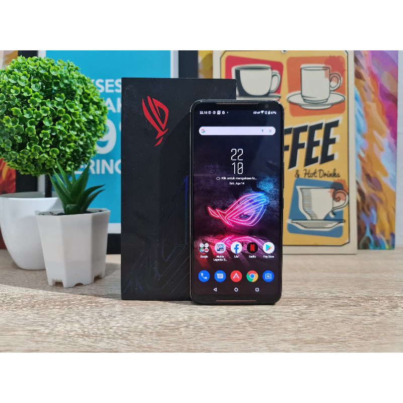 ASUS ROG PHONE 2 RAM 8/128GB WITHBOX NO MINUS LIKE NEW RESMI TAM HP PARA GAMERS