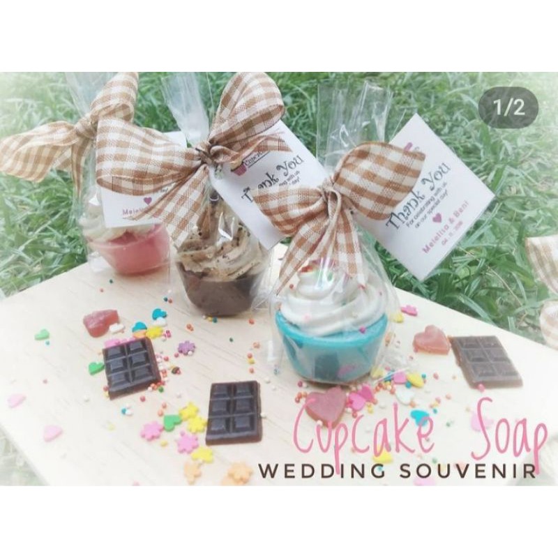 [MIN ORDER 50 PCS] wedding souvenir cupcake soap / natural soap / handmade soap