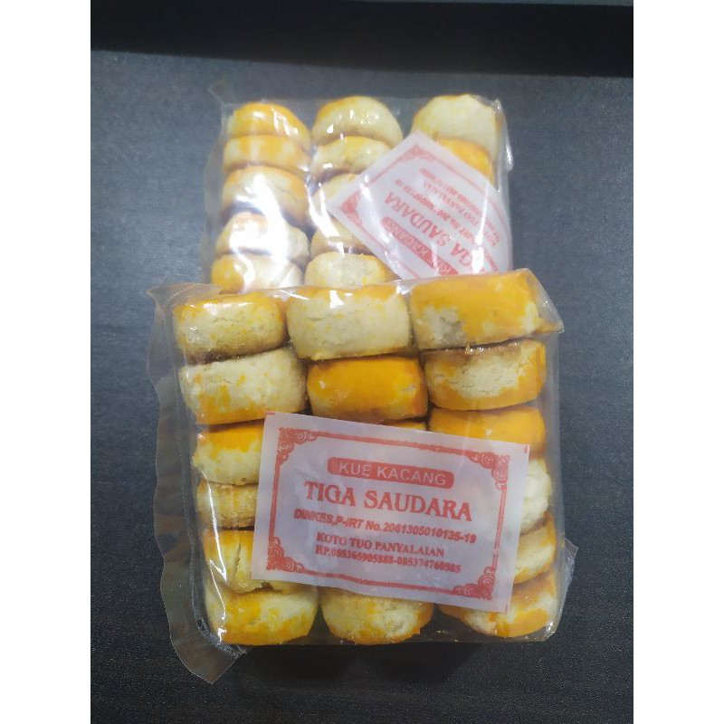 

Kue Kacang Tiga Saudara