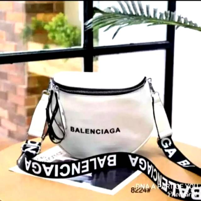 Tas Slempang Wanita Balenciaga/ tas unik termurah dan terlaris.