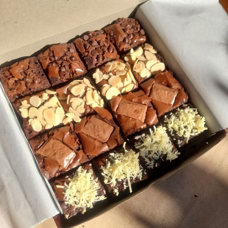 

Brownies Potong Classic | Chewy Brownies Potong Bandung