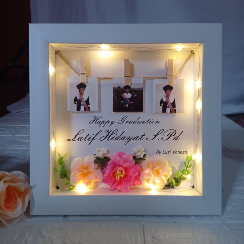 

Flower in frame / hampers / kado / gift box murah / glowing frame
