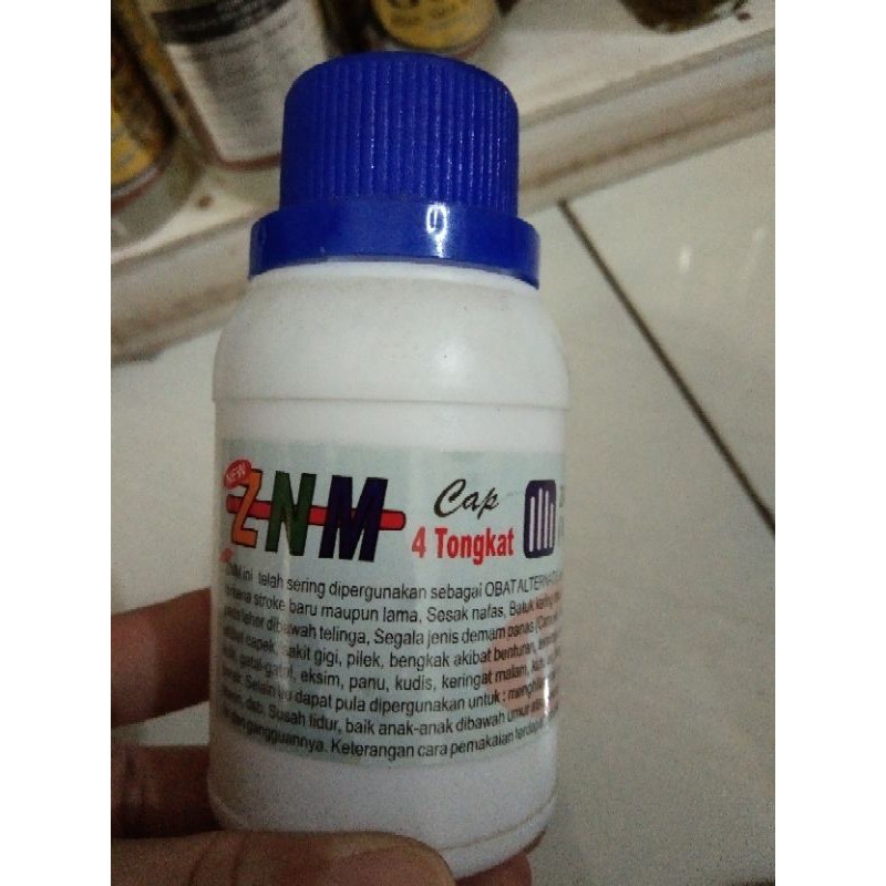 Minyak ZNM cap 4 tongkat