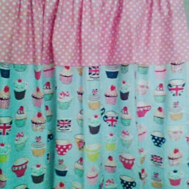 Gorden kolong meja dapur model poni atas