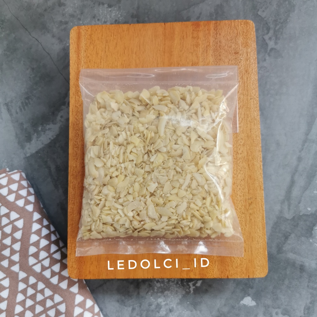 

KACANG ALMOND IRIS MENTAH (REMUK) 100 GRAM