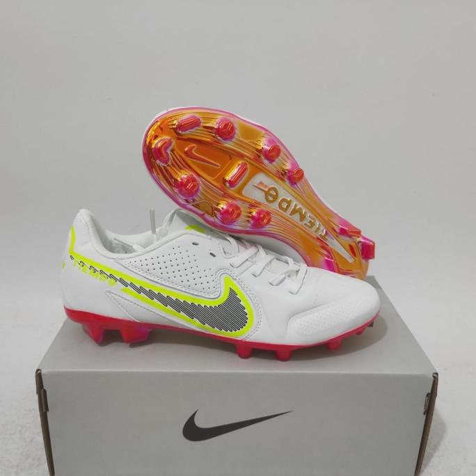 Sepatu Bola Nike Tiempo Legend 9 White Chrome