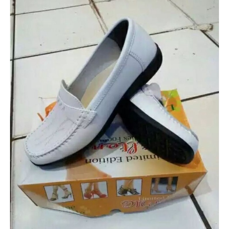 COD-Sepatu Wanita Pantofel Wanita Milton Hitam/Putih