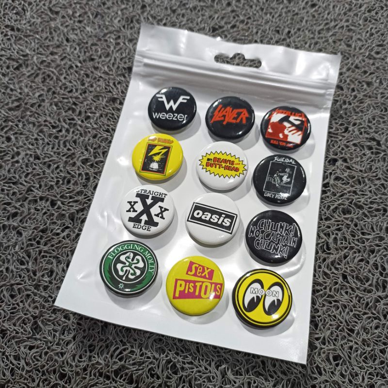 Pin button pack band bros mini Moon Eyes terlaris best quality Kode : 103