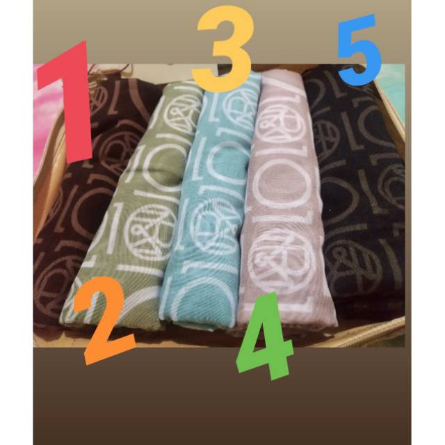 Ria Miranda scarf monogram satu dekade