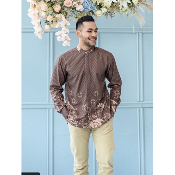 WEARING KLAMBY BY LAKSAMANA SHIRT IN CAVIAR SIZE L