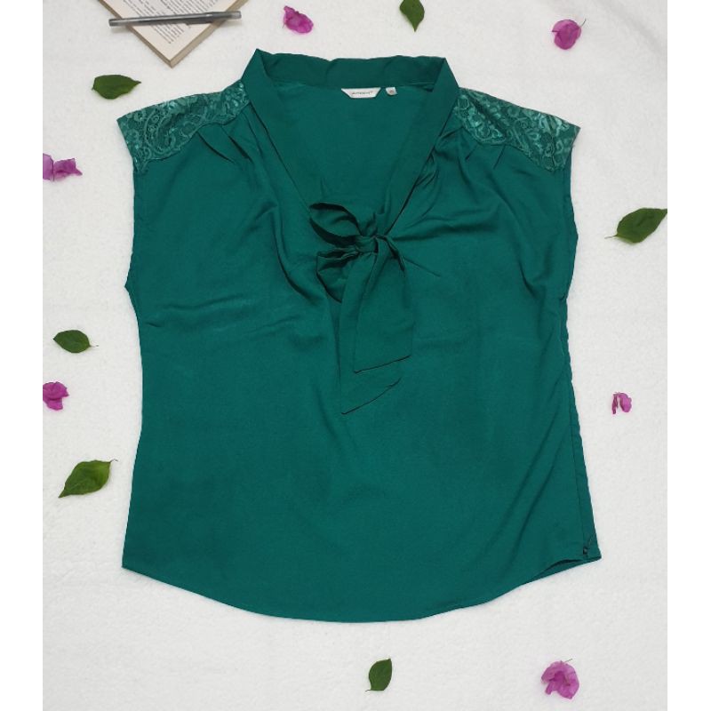 PRELOVED BLOUSE KERJA WANITA ACCENT HIJAU ZAMRUD