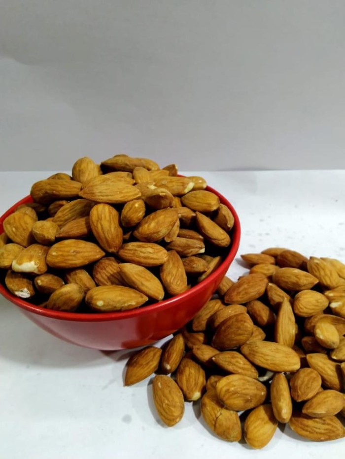 

KACANG ALMOND PANGGANG KUPAS 1KG