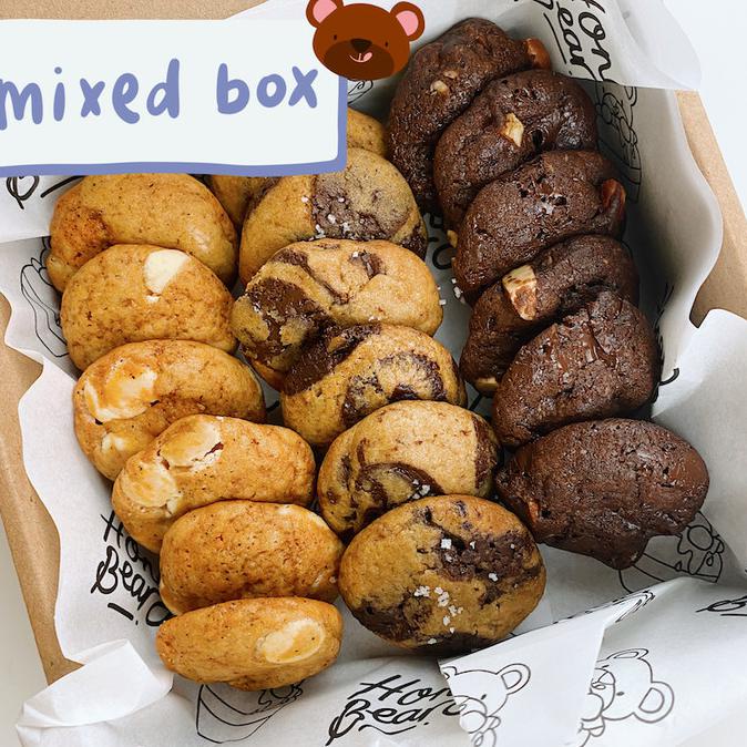 

MIXED COOKIE BOX | Soft Baked Cookies Kue Kering Coklat Chip Almond - 10 pcs