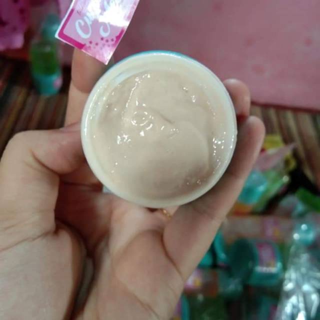 

CREAM CM EXTRA WHITE ECER