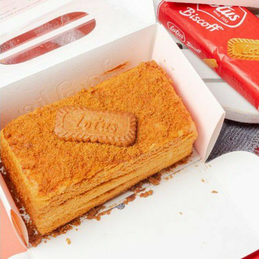 

Lavie Pure Butter Lotus Biscoff Sultan Sponge Cake