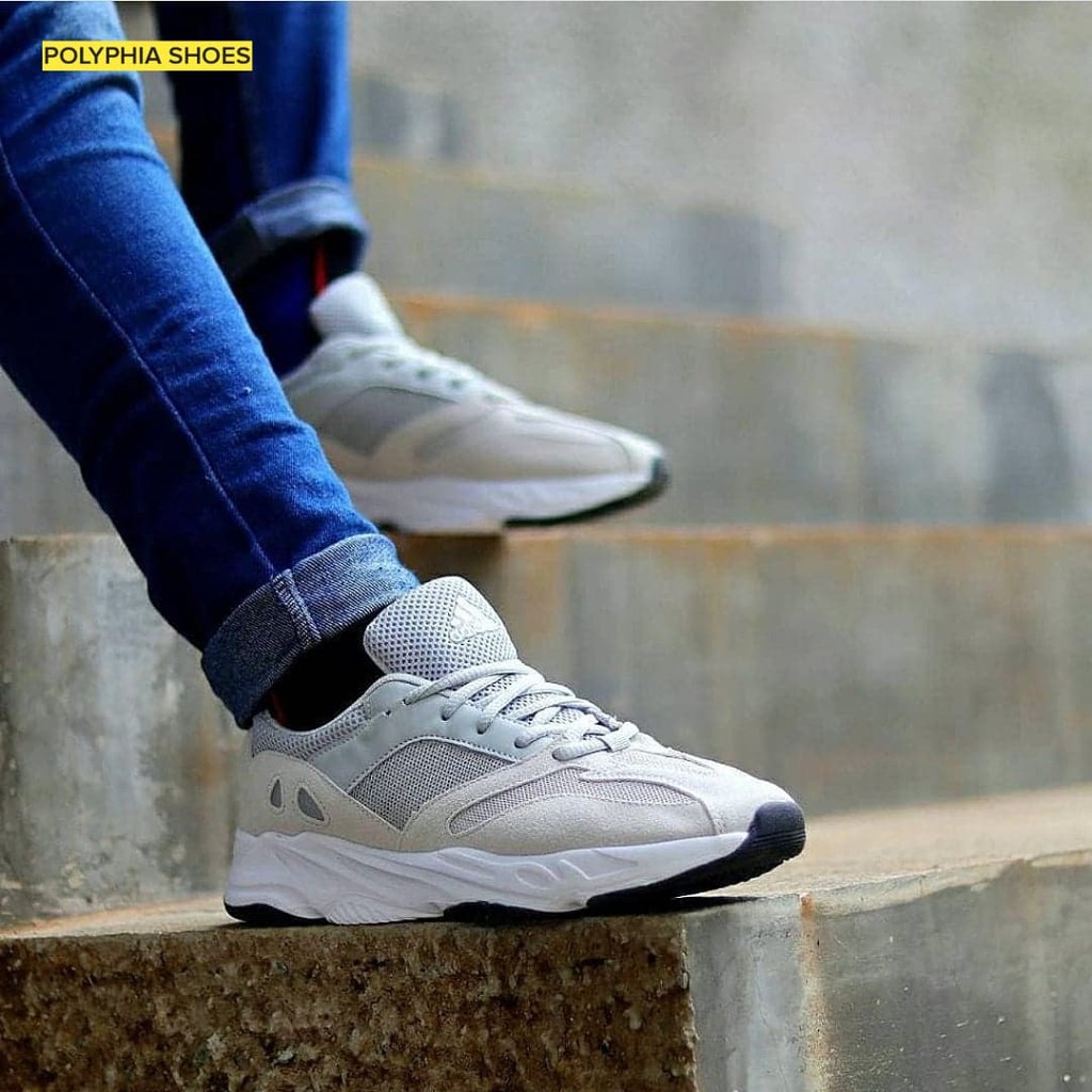 yeezy wave runner 700 all white