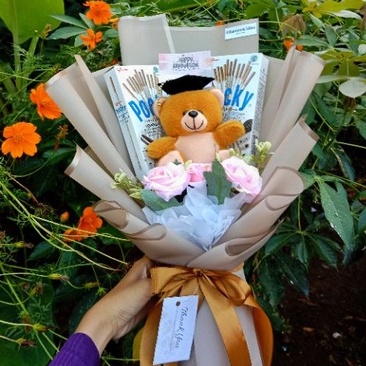 BUKET WISUDA - BUKET BUNGA WISUDA - BONEKA WISUDA - BUKET UANG - BUCKET ( MONEY BOUQET + BONEKA)