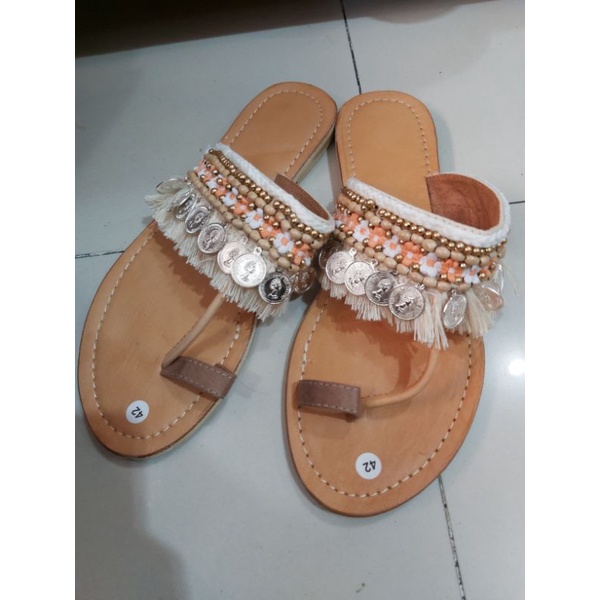 Sandal Coin Queen Elizabeth