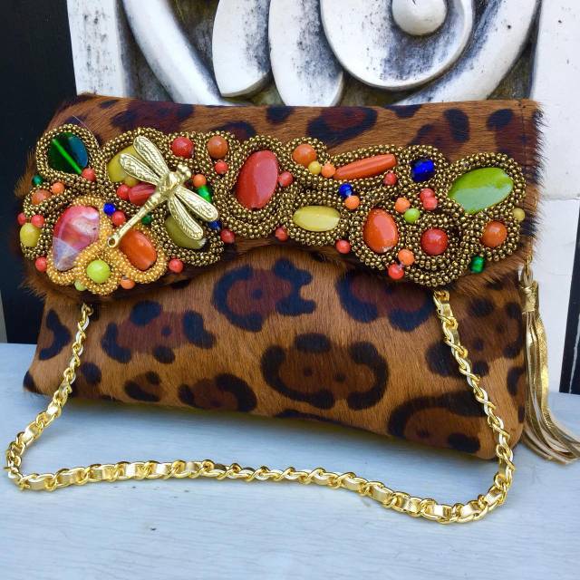 Clutch Pesta Isyana Size S Leopard Color - Clutch Model Gelombang Rumbai Tas Kulit Domba Berbulu