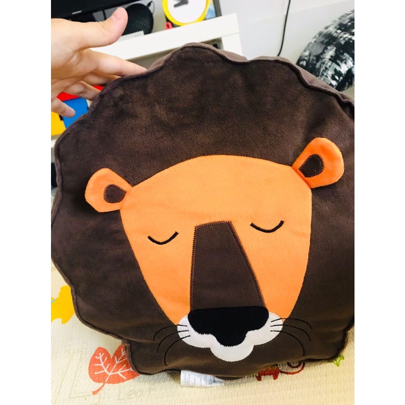 DJNGELSKOG Bantal kursi singa cokelat