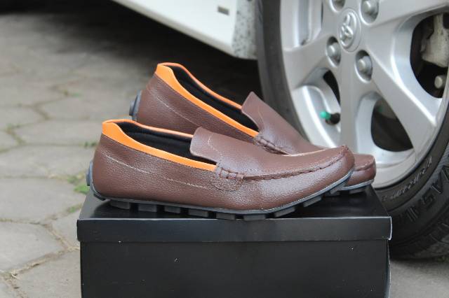 SEPATU SLIP ON PRIA FASHION CASUAL SLOP WRINGKEL GAYA TRENDI MASA KINI MAIN KERUT RUBICON ARCIT