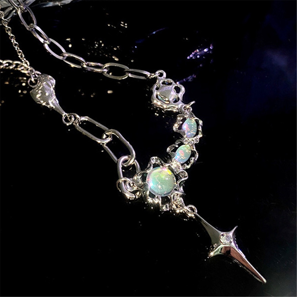 【COD Tangding】Kalung Rantai Klavikula Musim Panas Desain Batu Bulan Untuk Wanita