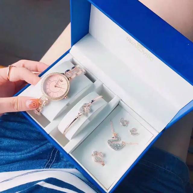 Jam tangan Swarovski 5in1 Jam Tangan + Gelang + Kalung + Anting + + Cincin kristal Angsa Untuk Gift
