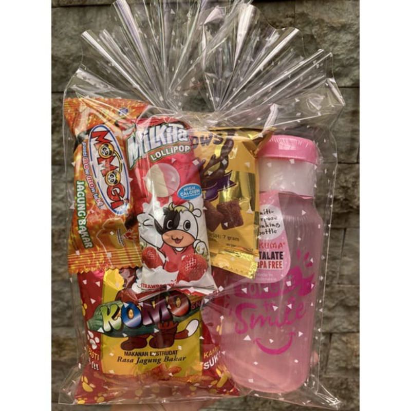 paket souvenir botol minum plus snack ulang tahun goodie bag / godiebag ulang tahun / souvenir anak