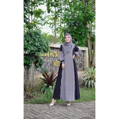 naila dark blue dress strip