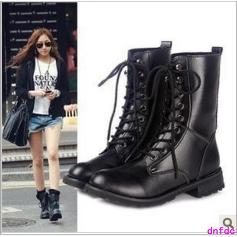 Sepatu Boots Martin Wanita Model Lace up Round Toe Sol Sepatu Boots Martin Wanita Model Lace up Round Toe Sol