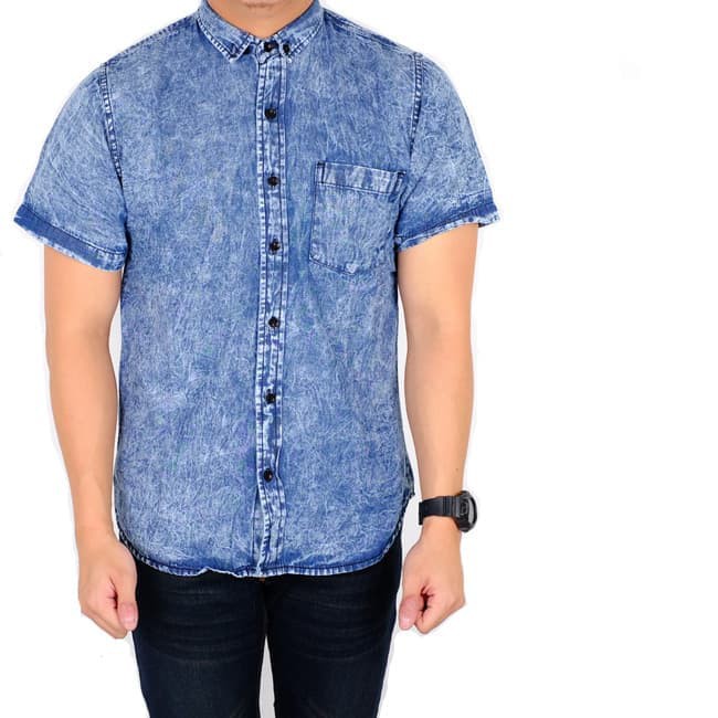 kemeja pria denim pendek gradasi light blue / baju denim cowok pendek