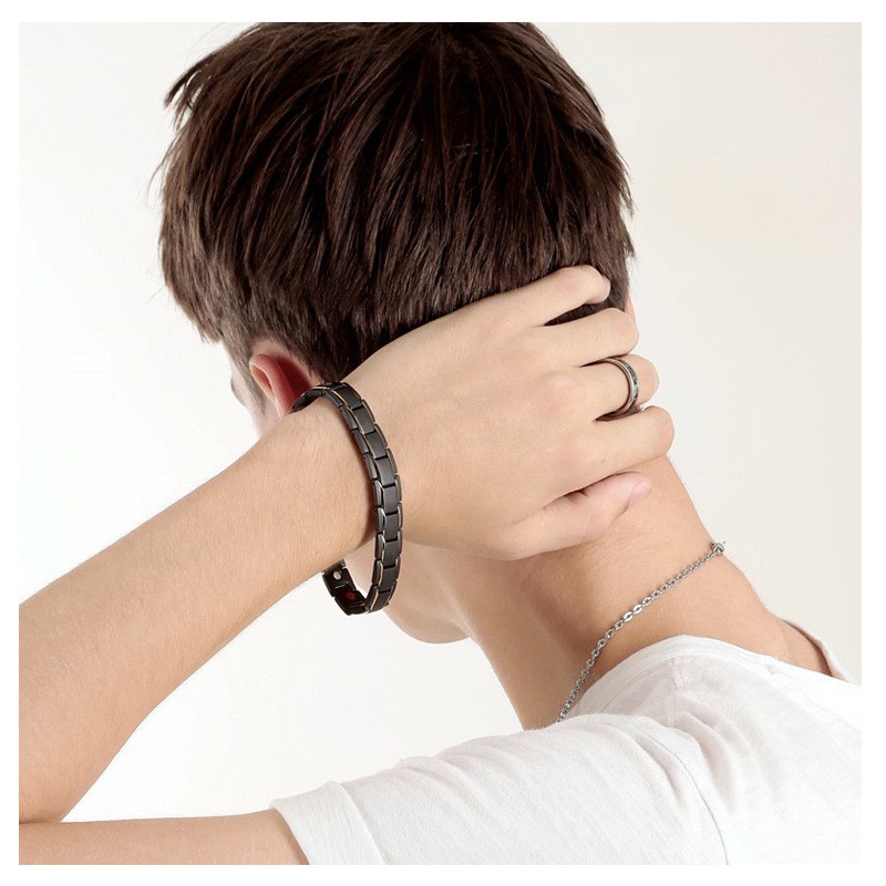 Aksesoris Fashion Pria: Gelang Kesehatan Pria Bahan Titanium Magnetic Bio Magnetik Anti-Letih