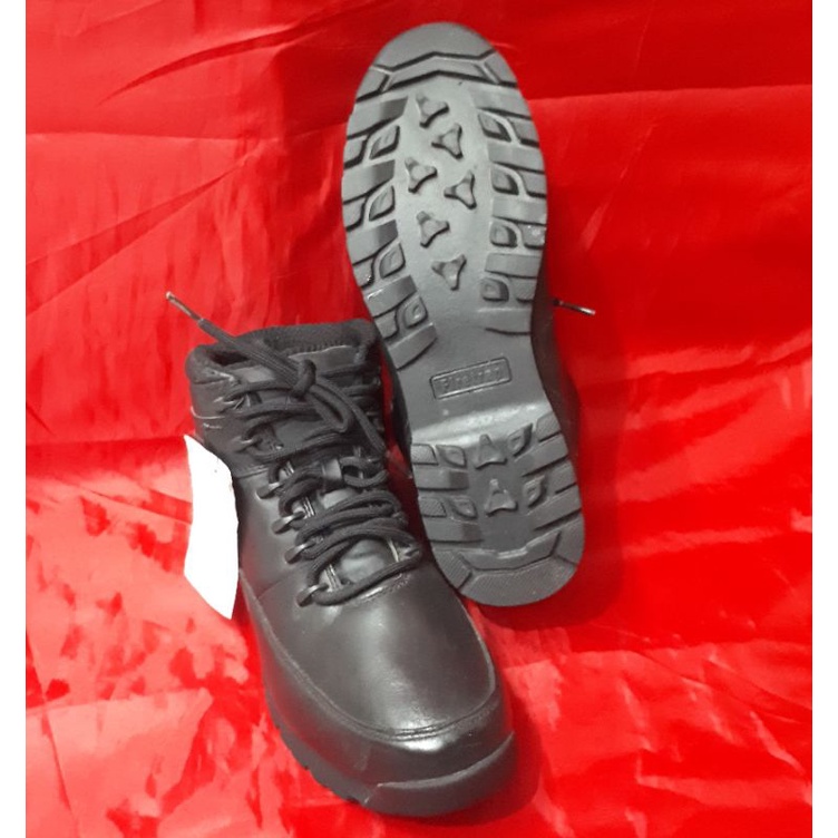 SEPATU ADVENTURE OUTDOOR FIRE TRAP BLACK