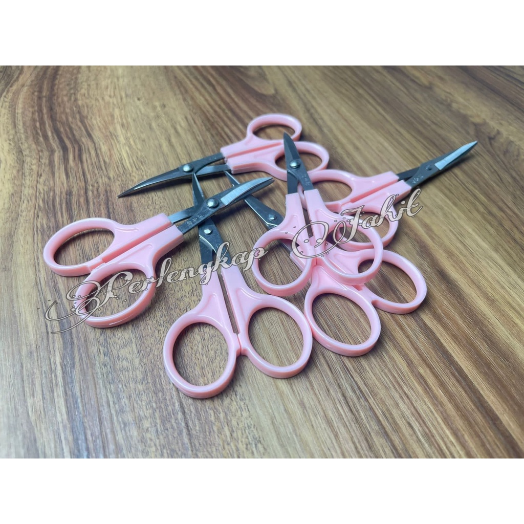 Gunting Benang Model Melengkung Ukuran 4.5 &quot;pink